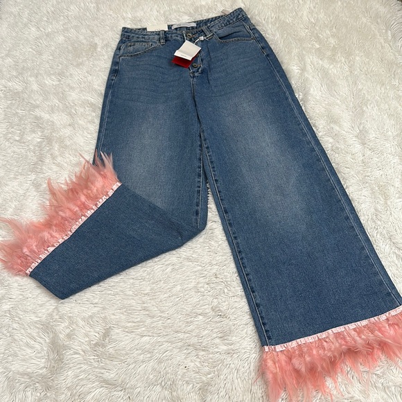 Q2 Denim - ❤️ NWT Q2 Premium Denim Straight Leg Feather Trim Jeans